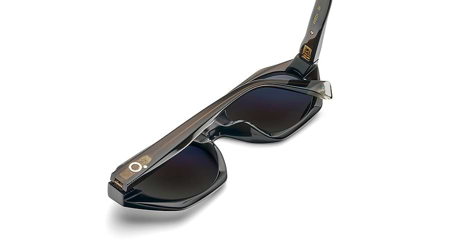 Das Bild zeigt die Sonnenbrille FRESH BK von der Marke Etnia Barcelona in schwarz.